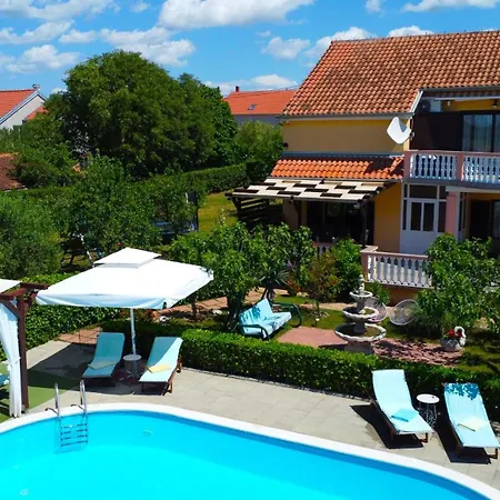 Luka Villa *