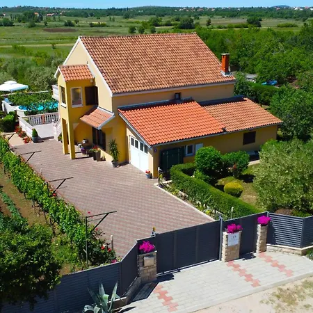 Villa Luka Polaca